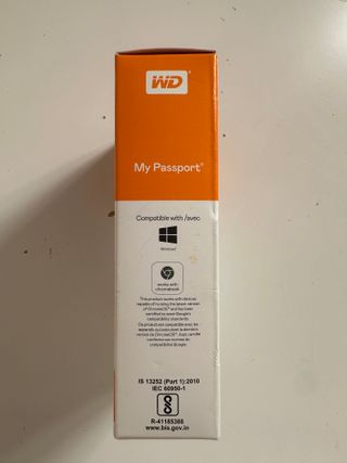 1 Disco WD 5TB My Passport y 1 wd elements se 5tb