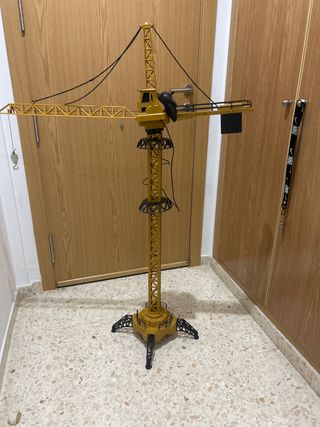 Grúa de juguete con mando