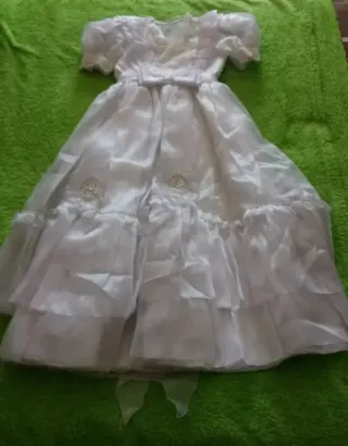 Vestido de Comunión Blanco( no es esa marca)
