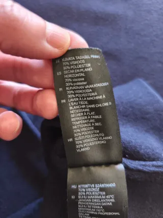 Jersey azul cuello cisne