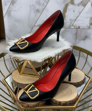 Tacones Valentino Garavani Talla 38 Negros-Dorados