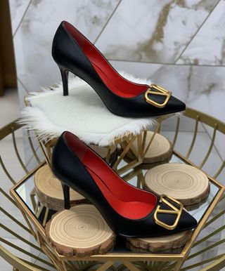 Tacones Valentino Garavani Talla 38 Negros-Dorados
