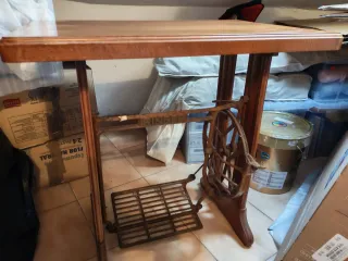 Mesa de costura Singer antigua