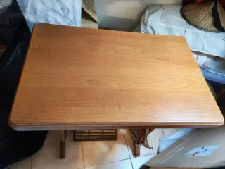 Mesa de costura Singer antigua