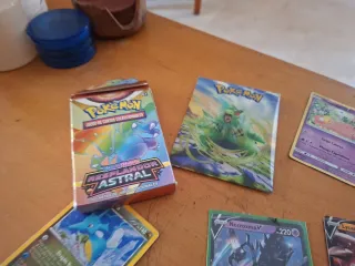 Baraja Pokémon Espada y Escudo Resplandor Astral
