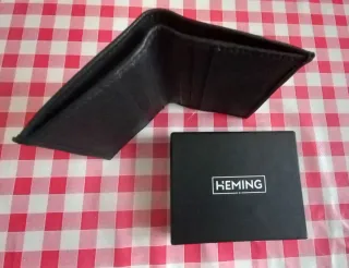 Cartera de piel hombre negra.