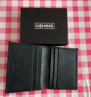 Cartera de piel hombre negra.