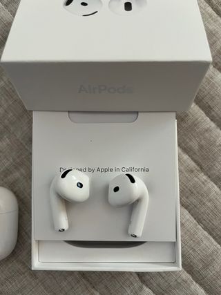 Apple Airpods 4 con cancelación de ruido