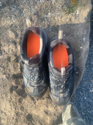 Zapatillas Chiruca Negras y Grises