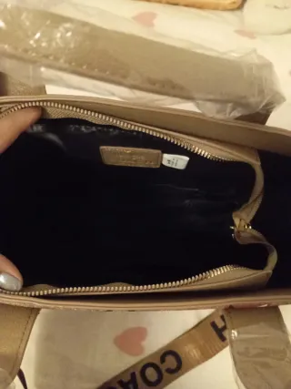 Bolso nuevo con fresas