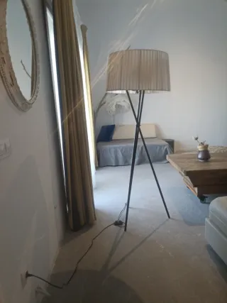 Lámpara Pie Trípode Santa&Cole