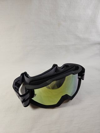 Gafas de esquí negras con lente espejada