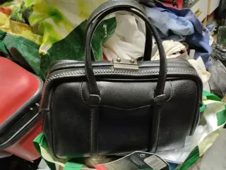 Bolso de cuero negro