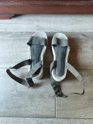 Sandalias planas de esparto