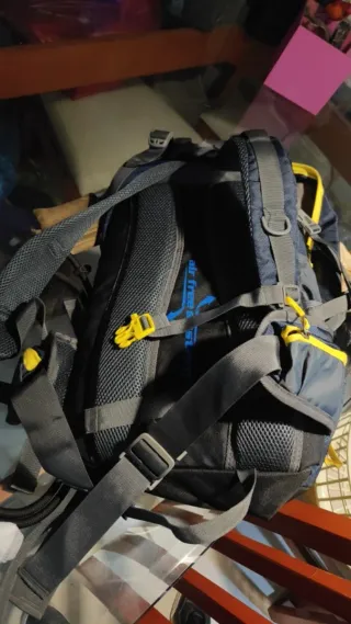 Mochila Trekking 40L Senderismo Impermeable–Nuevo