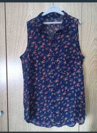 Blusa sin mangas con estampado floral