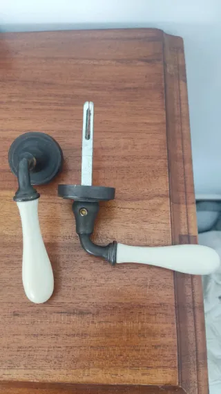 Maneta puerta cerámica y metal