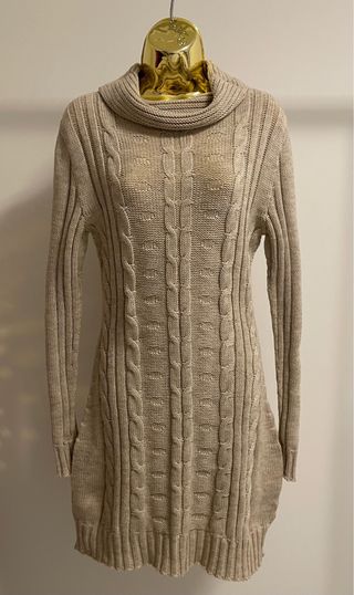 Vestido malha bege com gola alta