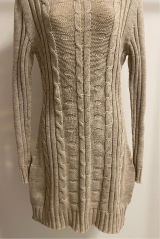 Vestido malha bege com gola alta