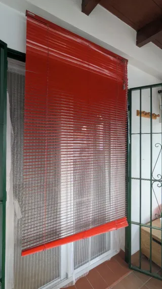 2 Persianas metálicas rojas 1m