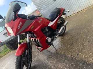 Kawasaki GPZ 400 Sport Roja