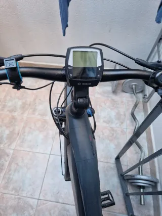 Rutland Bicicleta Eléctrica Cube Negra