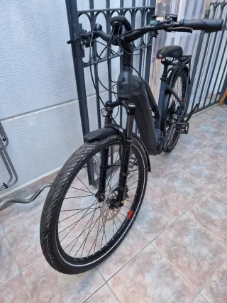 Rutland Bicicleta Eléctrica Cube Negra