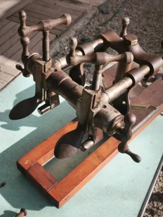 Antigua horma de zapatero