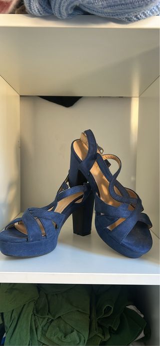 Tacones azules de plataforma