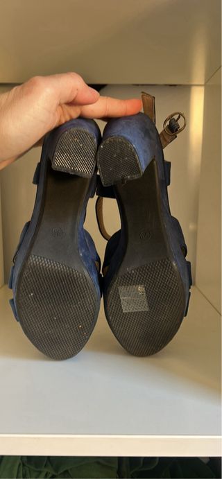 Tacones azules de plataforma
