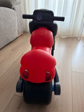 Moto correpasillos Feber