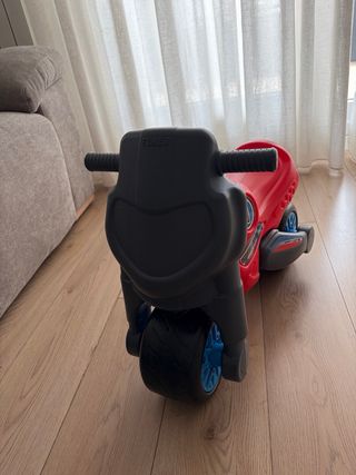 Moto correpasillos Feber