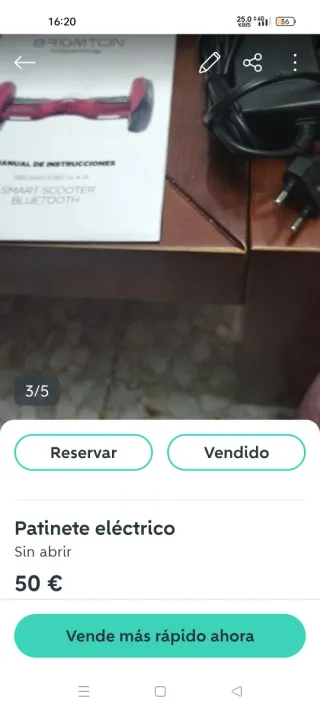 Patinete eléctrico azul sin abrir