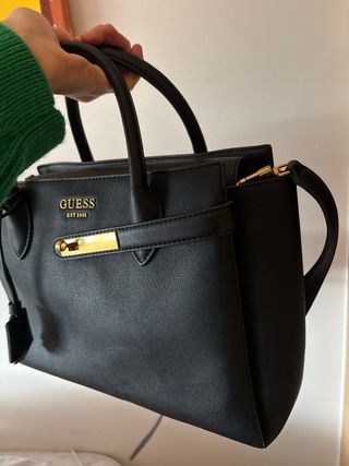 Bolso Guess Negro amplio 3 compartimentos