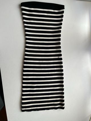 Vestido de rayas blanco y negro