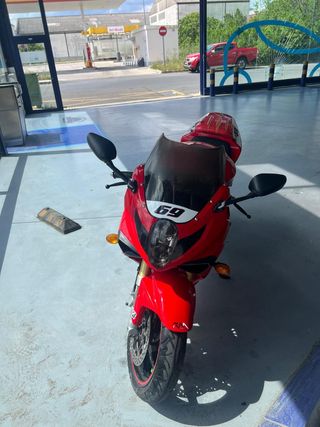 Hyosung 250 GTR Roja