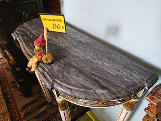 Consola com espelho em ótimo estado