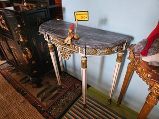 Consola com espelho em ótimo estado