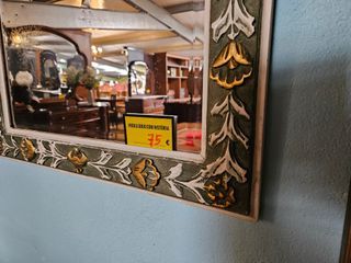 Consola com espelho em ótimo estado