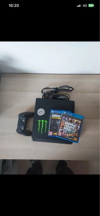 PS4 + 2 Juegos