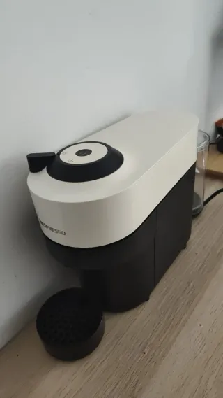 Cafetera Nespresso Vertuo Pop Krups Blanca