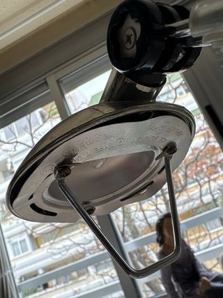 Lámpara flexo de metal y plástico