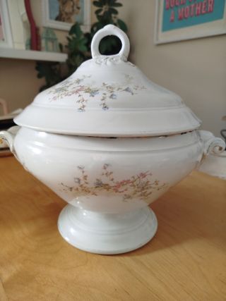 Sopera antigua porcelana floral