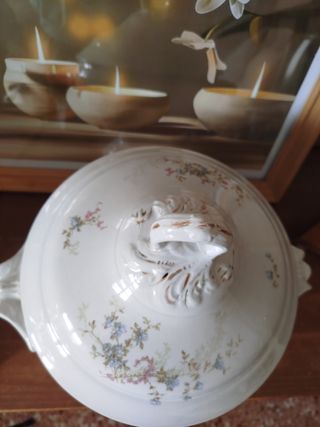 Sopera antigua porcelana floral