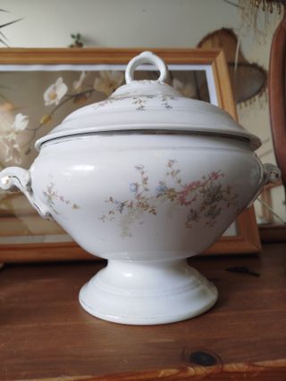 Sopera antigua porcelana floral