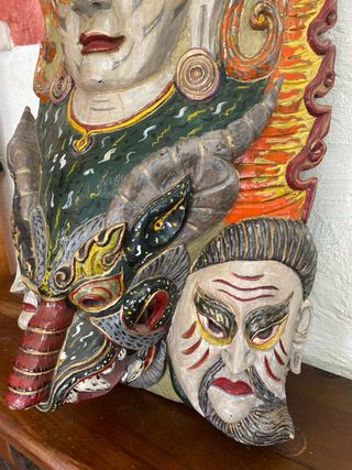 Antigua talla de madera decorativa