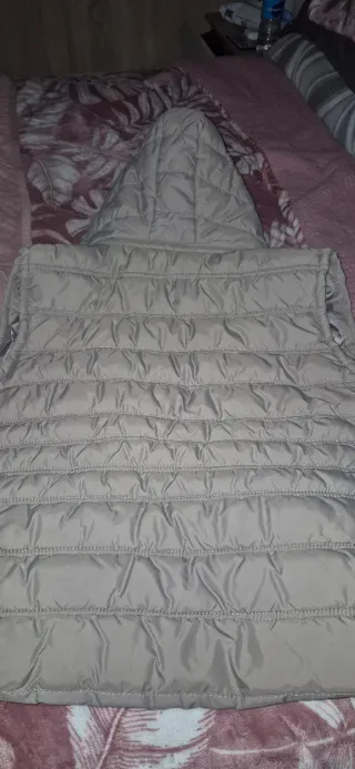 Chaleco acolchado beige