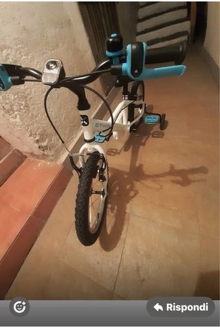 Bicicletta BTWIN bianca e azzurra