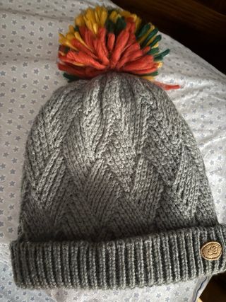 Berretto in lana per bambini con pompon