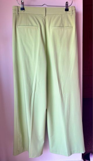 TRAJE ZARA VERDE OVERSIZE SIN ESTRENAR